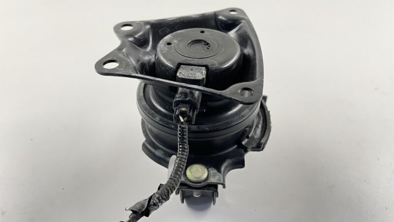 Does not apply 18-22 HONDA ODYSSEY 3.5L FWD REAR MOTOR ENGINE MOUNT SUPPORT BRACKET OEM