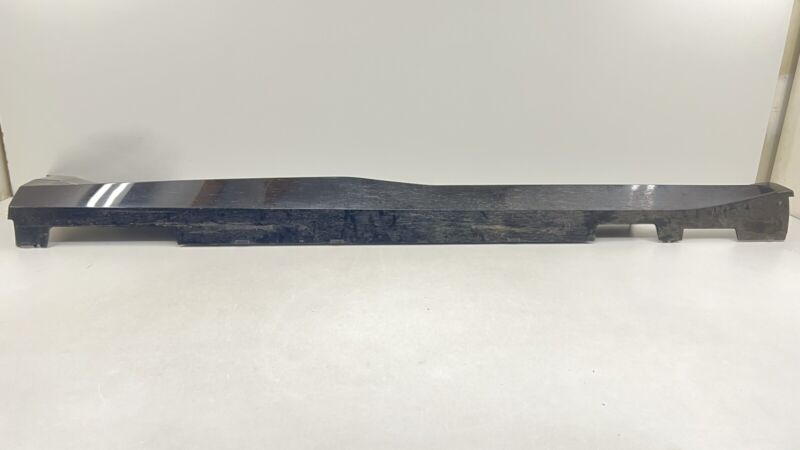 8470 1044 / 84701044 16-24 CHEVROLET CAMARO ZL1 1LE RIGHT SIDE SKIRT ROCKER PANEL COVER TRIM OEM