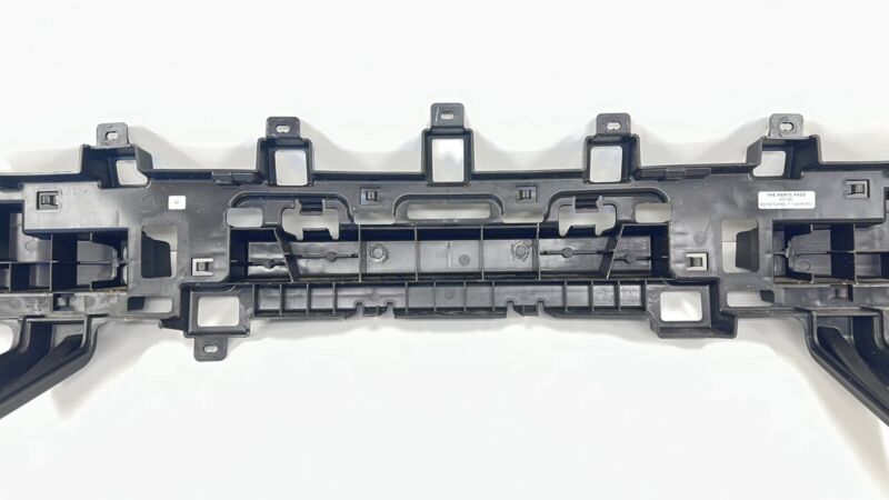 PR3B-17E899-AA / PR3B 17E899 AA / PR3B17E899AA 2024 FORD MUSTANG GT REAR BUMPER IMPACT ABSORBER PLASTIC TRIM PR3B-17E899