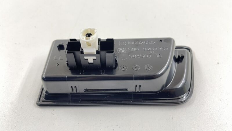 5116 9207357 / 51169207357 16-21 BMW M2 CENTER CONSOLE AUXILIARY AUX USB PLUG INPUT PORT 84109230248 OEM
