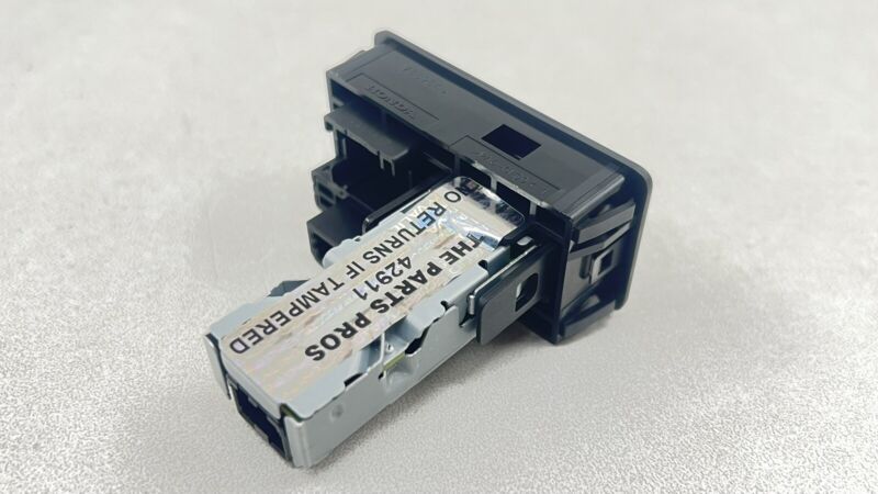 MX293AB 24-25 ACURA INTEGRA TYPE S DUAL INPUT USB AND TYPE C CHARGING PORT MX293AB OEM