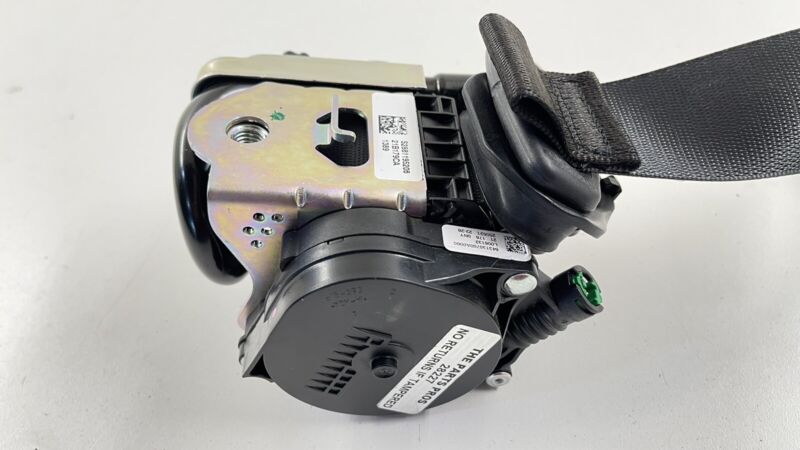 280621 20-23 TOYOTA SUPRA PASSENGER RIGHT FRONT SEATBELT SEAT BELT RETRACTOR OEM