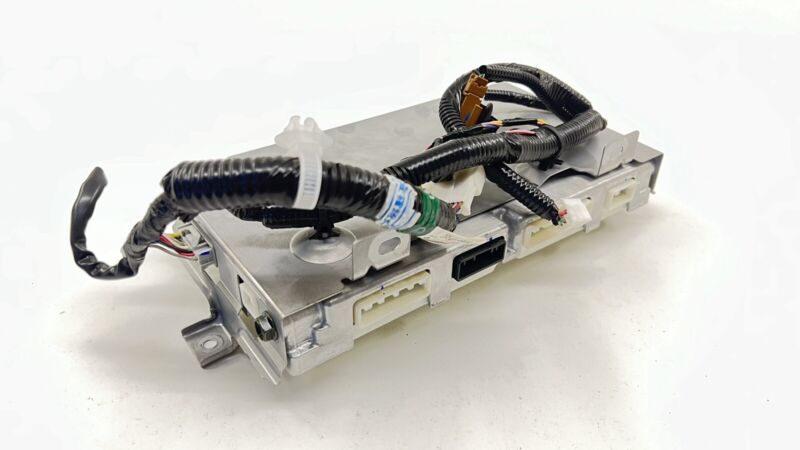 293A04GA1A 14-18 INFINITI Q50 HYBRID LITHIUM-ION BATTERY PACK CONTROL MODULE 293A04GA1A OEM
