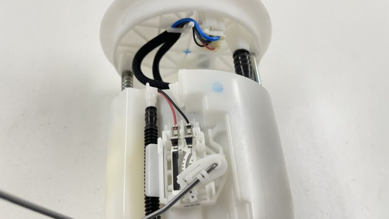 42021CC000 22-23 SUBARU BRZ 2.4L GAS TANK FUEL PUMP SENDING UNIT 42021CC000 OEM