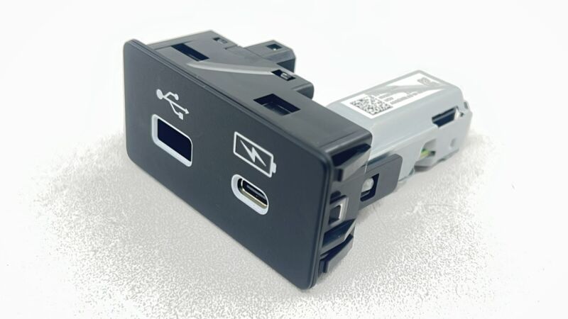 MX293AB 24-25 ACURA INTEGRA TYPE S DUAL INPUT USB AND TYPE C CHARGING PORT MX293AB OEM