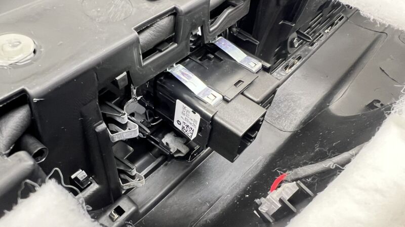6QY673X9AA / 6QY673X9AC / 6QY673X9AB / 6QY673X9 19-23 DODGE CHARGER HELLCAT DRIVER LEFT REAR DOOR PANEL CARD COVER TRIM