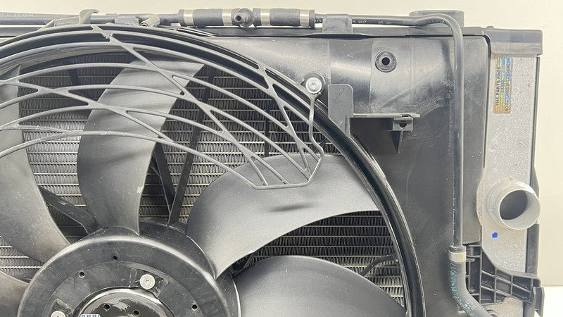 2 282 501 / 2282501 06-10 BMW M6 E63 E64 RADIATOR CONDENSER COOLING FAN ASSEMBLY OEM