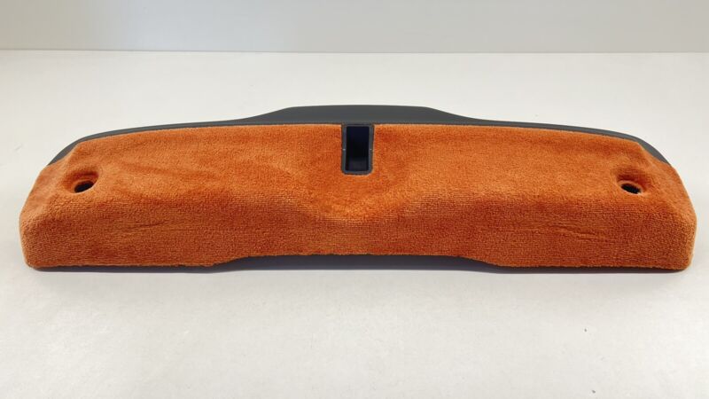 987.645.564.01 / 987 645 564 01 / 98764556401 05-12 PORSCHE BOXSTER 987 REAR SUBWOOFER BASSBOX SPEAKER BOSE TERRACOTTA O