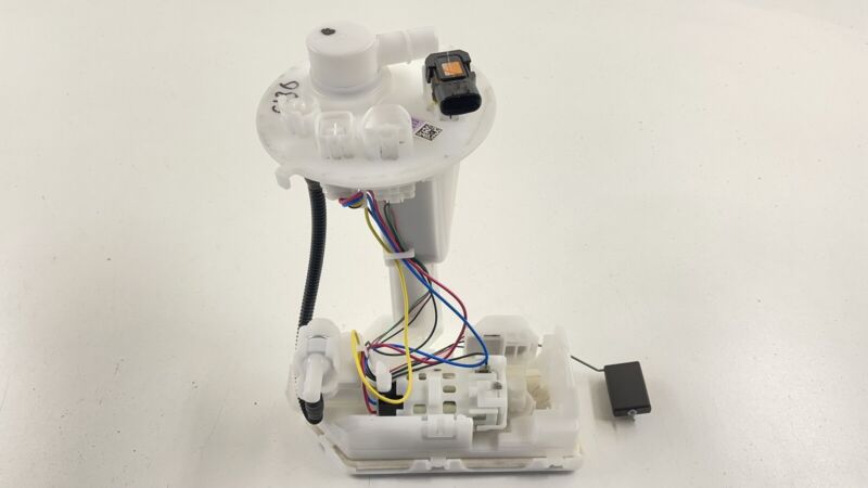 89461-48020 / 89461 48020 / 8946148020 19-22 LEXUS ES300H GAS TANK FUEL PUMP SENDING UNIT 77020-06740 OEM