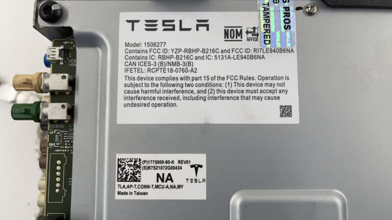 1506277 20-23 TESLA MODEL Y ENTERTAINMENT MEDIA CONTROL MODULE 1775000-90-K OEM