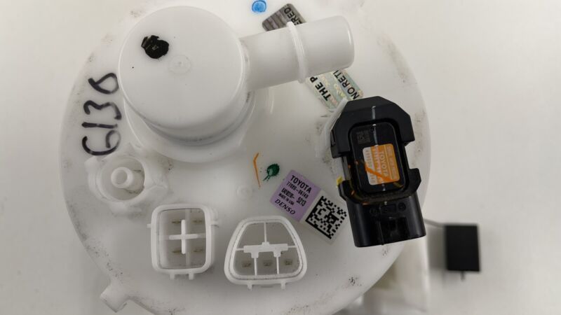 89461-48020 / 89461 48020 / 8946148020 19-22 LEXUS ES300H GAS TANK FUEL PUMP SENDING UNIT 77020-06740 OEM