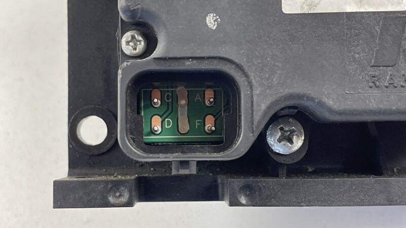 6007370-00-B / 6007370 00 B / 600737000B 17-20 TESLA MODEL S ELECTRIC 4 WAY PORT ACTUATOR VALVE MODULE 6007370-00-B OEM