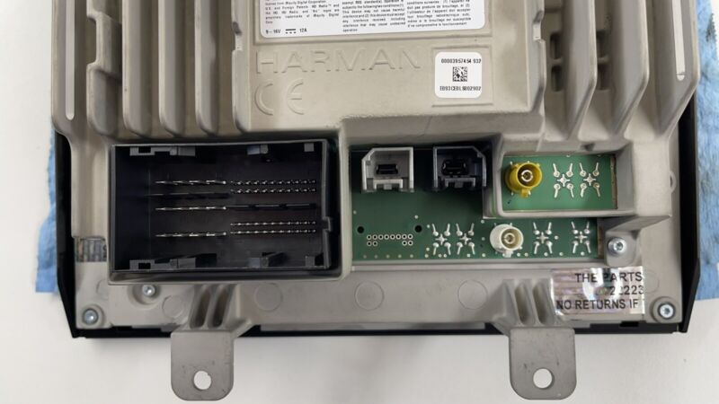 673010710 17-20 MASERATI GHIBLI TOUCH SCREEN DISPLAY RADIO COMMAND HEAD UNIT 673010710 OEM