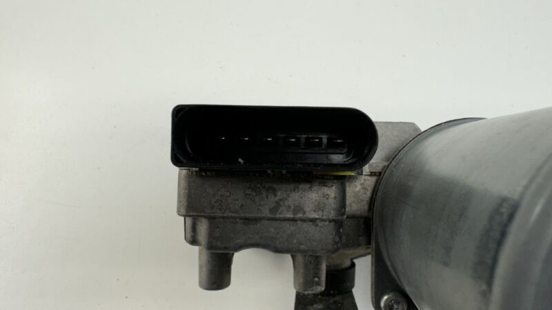 W000025984 13-18 BENTLEY FLYING SPUR GTC GT WINDSHIELD WIPER MOTOR W000025984 OEM