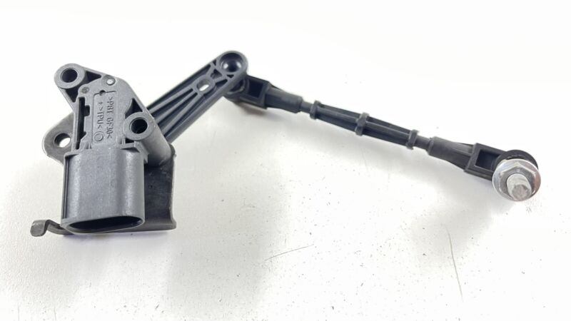 8W0 941 310 C / 8W0941310C 17-23 AUDI A4 S4 A5 S5 RIGHT REAR HEADLIGHT HEIGHT LEVEL SENSOR 4M0907503 OEM