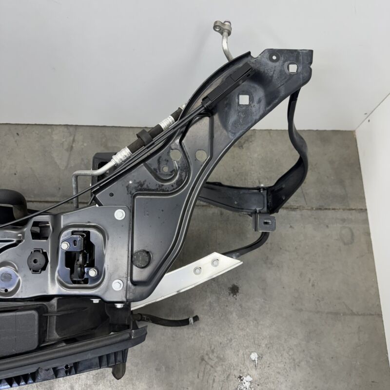 12-18 MERCEDES BENZ CLS550 W218 RADIATOR SUPPORT REINFORCEMENT BAR ASSEMBLY OEM