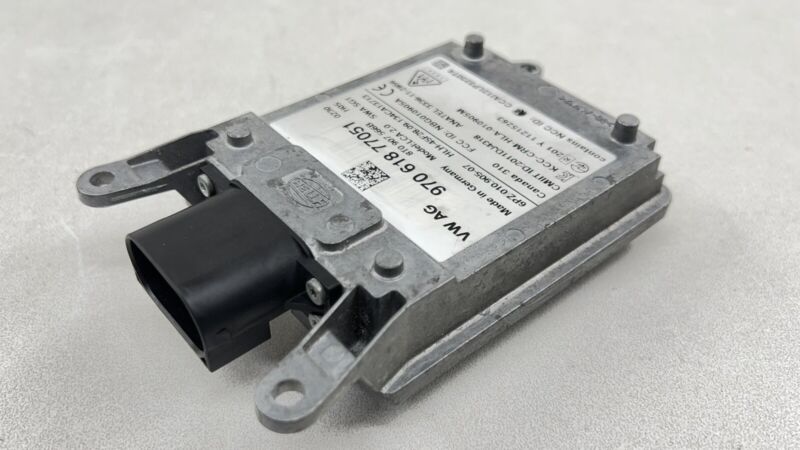 970 618 77051 / 97061877051 14-16 PORSCHE PANAMERA BLIND SPOT DETECTION SENSOR RADAR MONITOR 97061877051 OEM
