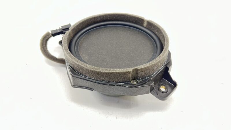 4W0.035.826 / 4W0 035 826 / 4W0035826 13-18 BENTLEY FLYING SPUR PASSENGER RIGHT REAR DOOR SPEAKER 4W0.035.826 OEM