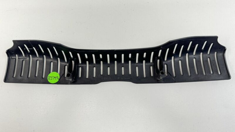 07C 103 925 / 07C103925 13-18 BENTLEY FLYING SPUR ENGINE INTAKE MANIFOLD COVER 07C 103 925 Q OEM