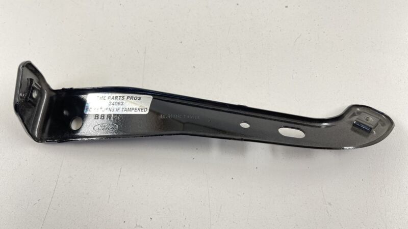 JR3B-16C199-BA / JR3B 16C199 BA / JR3B16C199BA 18-22 FORD MUSTANG GT DRIVER LEFT FRONT FENDER BRACKET SUPPORT MOUNT OEM