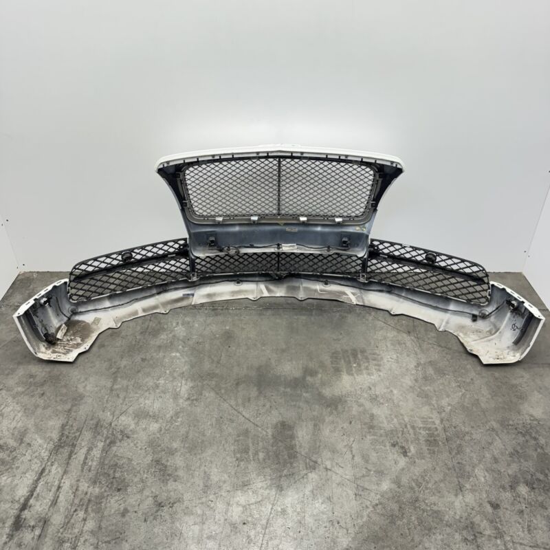 4W0.807.221 / 4W0 807 221 / 4W0807221 13-18 BENTLEY FLYING SPUR FRONT BUMPER COVER COMPLETE WITH GRILLS & SENSORS OEM