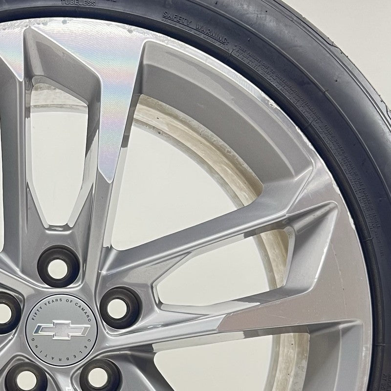 23267380 2017 CAMARO SS 50TH ANNIVERSARY FRONT WHEEL RIM W/ TIRE 20x8.5 +25 OFFSET OEM