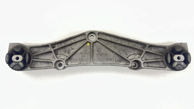 3W0599285 / 3W0 599 285 13-18 BENTLEY FLYING SPUR REAR DIFFERENTIAL DIFF CARRIER SUPPORT BRACKET OEM