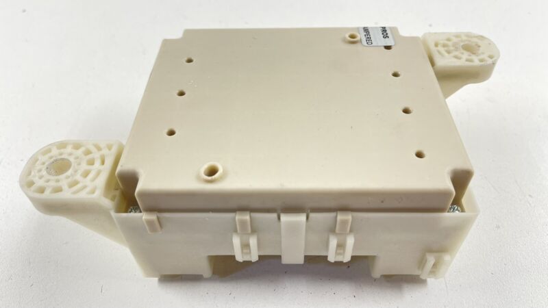 38230-TZ5-A03 / 38230 TZ5 A03 / 38230TZ5A03 17-20 ACURA MDX REAR FUSE RELAY JUNCTION BOX CONTROL MODULE 38230-TZ5-A03 OE