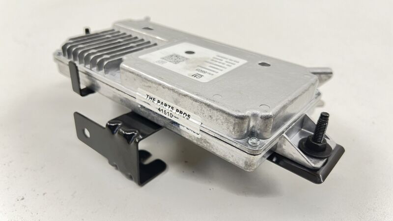 8781 6605 / 87816605 22-24 CADILLAC CT5 V BLACKWING VIDEO PROCESSING CONTROL MODULE WITH BRACKET OEM