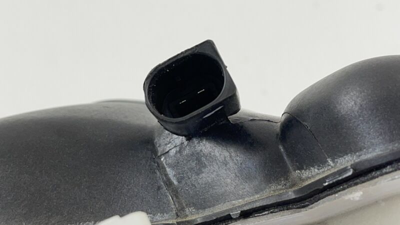 2215000349 / A2215000349 / A 221 500 03 49 0349 07-13 MERCEDES BENZ S550 W221 COOLANT RESERVOIR OVERFLOW EXPANSION BOTTL