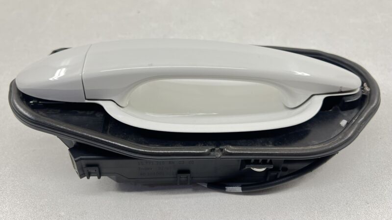 15770300 06-10 BMW M6 E63 E64 RIGHT FRONT EXTERIOR DOOR HANDLE ASSEMBLY 15770300 OEM