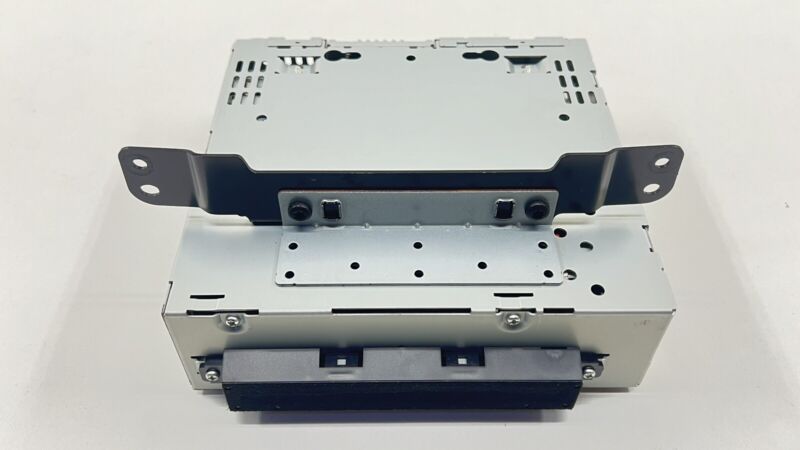 31266764 07-10 ASTON MARTIN VANTAGE CD CHANGER PLAYER RADIO STEREO HEAD UNIT 31266764 OEM