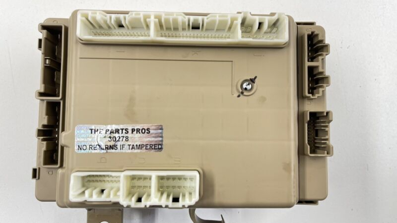 82201VC610 22-23 SUBARU WRX INTERIOR CABIN FUSE RELAY JUNCTION BOX 82201VC610 OEM
