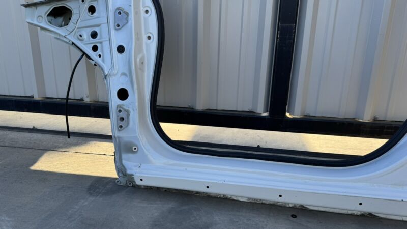 Does Not Apply 24-25 SUBARU CROSSTREK LEFT SIDE FRAME CUT A PILLAR B PILLAR DOOR SECTION OEM