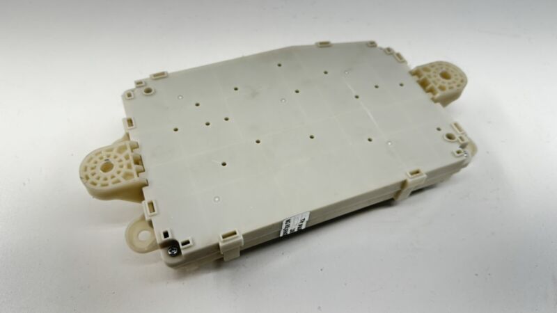 38850-THR-A121 / 38850 THR A121 / 38850THRA121 18-19 HONDA ODYSSEY REAR POWER DISTRIBUTION FUSE JUNCTION BOX MODULE OEM
