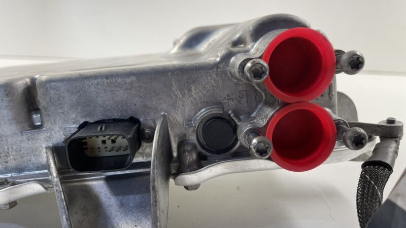 1059891-00-D / 1059891 00 D / 105989100D 17-20 TESLA MODEL S HIGH VOLTAGE DISTRIBUTION JUNCTION BOX 1059891-00-D OEM