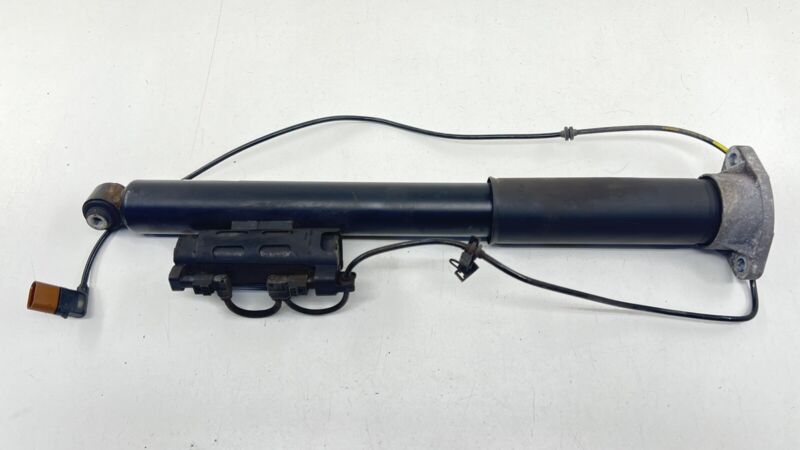 2053201300 / A2053201300 / A 205 320 13 00 1300 15-21 MERCEDES-BENZ C63S AMG W205 DRIVER LEFT REAR STRUT SHOCK ABSORBER