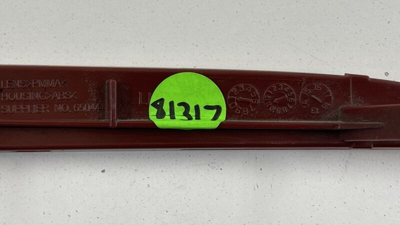 92282553 16-20 CHEVROLET CAMARO SS DRIVER LEFT REAR BUMPER REFLECTOR MARKER 92282553 OEM
