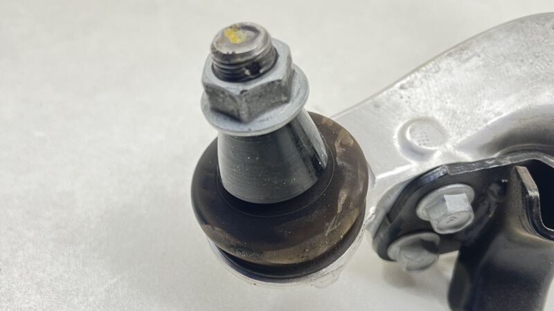 Does Not Apply 24-25 NISSAN Z NISMO PASSENGER RIGHT FRONT SUSPENSION CONTROL ARM SET OEM