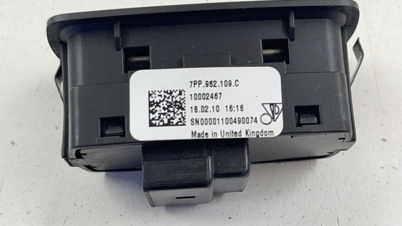 7PP.962.109.C / 7PP 962 109 C / 7PP962109C 10-16 PORSCHE PANAMERA ANTI THEFT ALARM SIREN DEACTIVATE BUTTON 7PP962109C OE