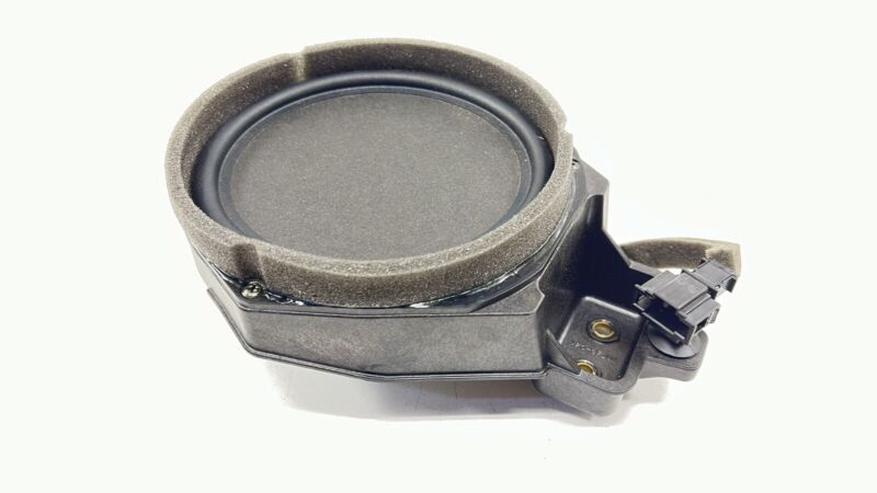 4W0.035.826 / 4W0 035 826 / 4W0035826 13-18 BENTLEY FLYING SPUR PASSENGER RIGHT REAR DOOR SPEAKER 4W0.035.826 OEM