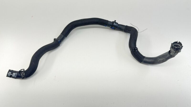 84237825 22–23 CADILLAC CT4 V BLACKWING FRONT COOLANT RADIATOR HOSE DUCT PIPE TUBE OEM