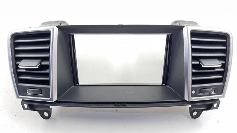 1668300854 / A1668300854 / A 166 830 08 54 0854 13-16 MERCEDES BENZ GL350 X166 FRONT CENTER DASH AIR VENT GRILLE TRIM PA