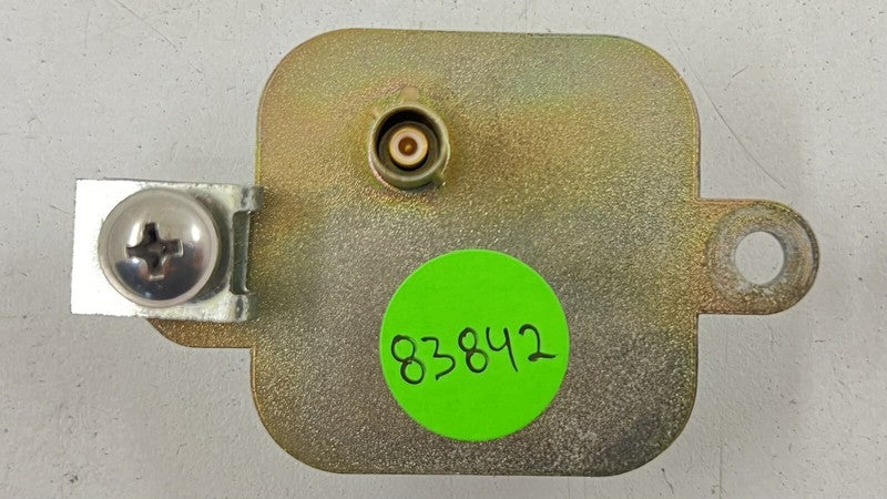 997.642.105.00 / 997-642-105-00 / 997 642 105 00 / 99764210500 05-12 PORSCHE 911 997 FRONT GPS ANTENNA CONTROL UNIT MODU