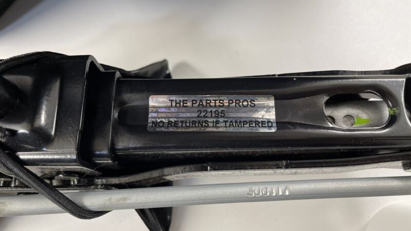 670031773 17-19 MASERATI GHIBLI EMERGENCY SPARE TIRE JACK LIFT TOOL KIT AIR TIRE PUMP OEM
