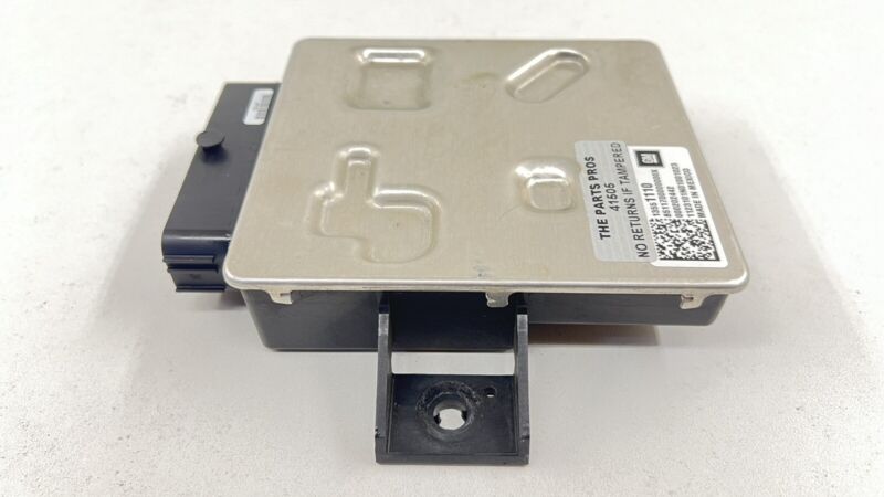 1355 1110 / 13551110 22-24 CADILLAC CT5 V BLACKWING FUEL PUMP CONTROL MODULE 13551110 OEM