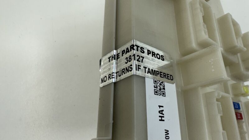 38850-THR-A121 / 38850 THR A121 / 38850THRA121 18-19 HONDA ODYSSEY REAR POWER DISTRIBUTION FUSE JUNCTION BOX MODULE OEM