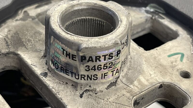 84449668 16-22 CHEVROLET CAMARO SS 1LE STEERING WHEEL SUEDE W/ REV MATCH 84449668 OEM