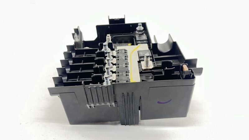 812461962 22-24 CADILLAC CT4 V BLACKWING REAR BATTERY FUSE RELAY JUNCTION BOX 84986478 OEM