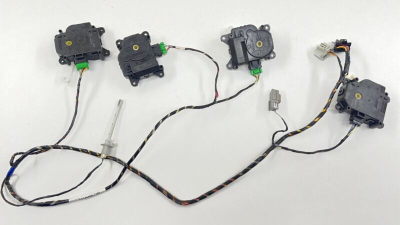 063800-2700 / 063800 2700 / 0638002700 16-24 CHEVROLET CAMARO ZL1 SS HVAC BOX HEATER AC FLAP MOTOR AIR ACTUATOR SET OEM
